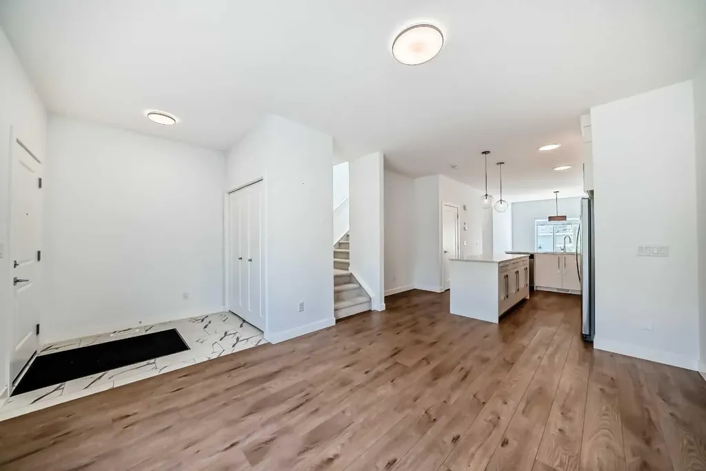 7403 202 Avenue SE Calgary AB T3S 0E8