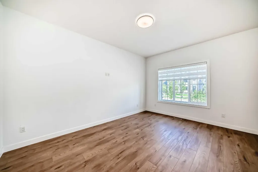 7403 202 Avenue SE Calgary AB T3S 0E8