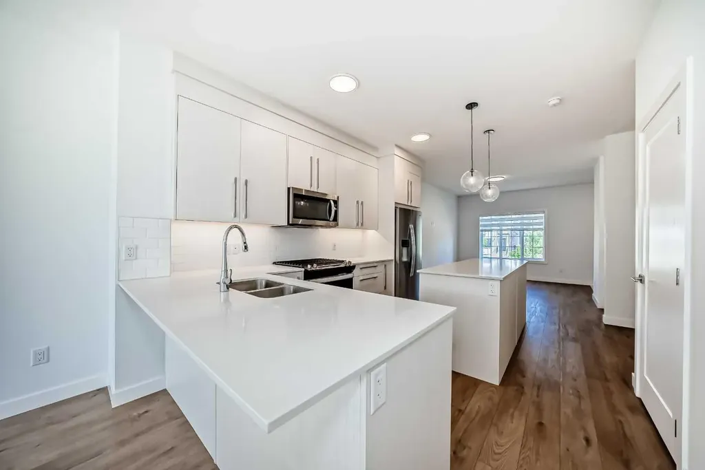 7403 202 Avenue SE Calgary AB T3S 0E8