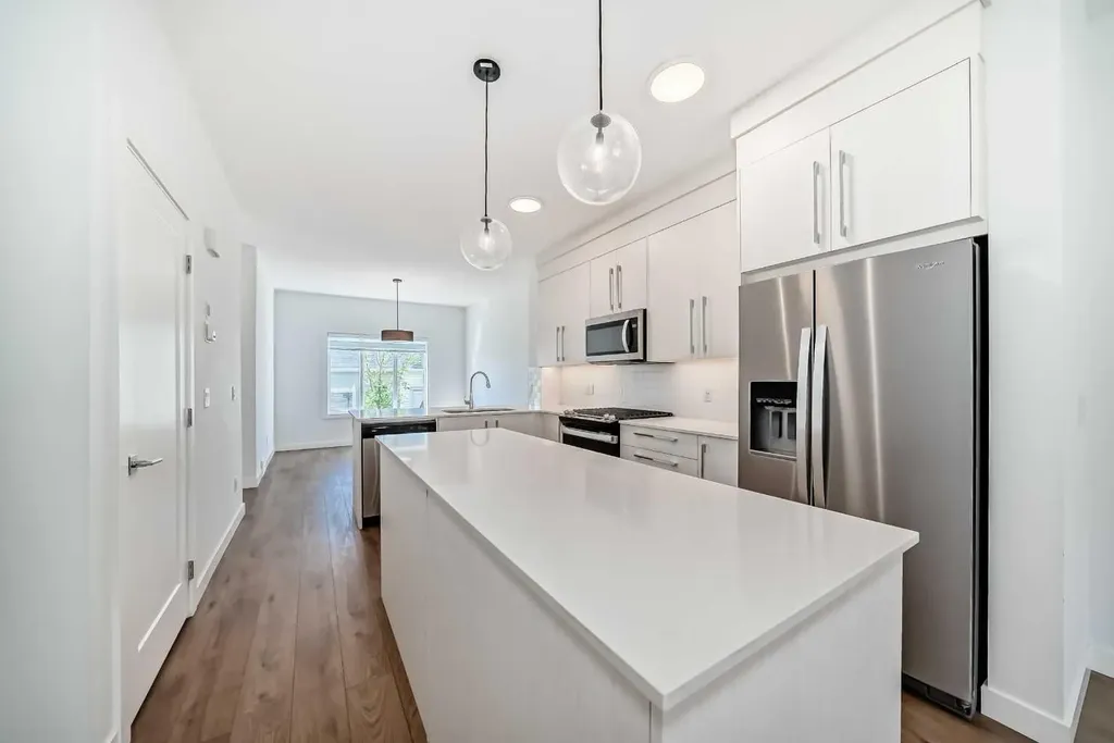 7403 202 Avenue SE Calgary AB T3S 0E8