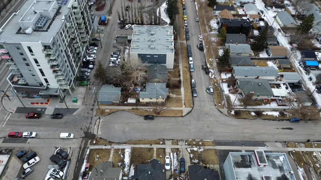 202 15 Avenue NE Calgary AB T2E 1G9