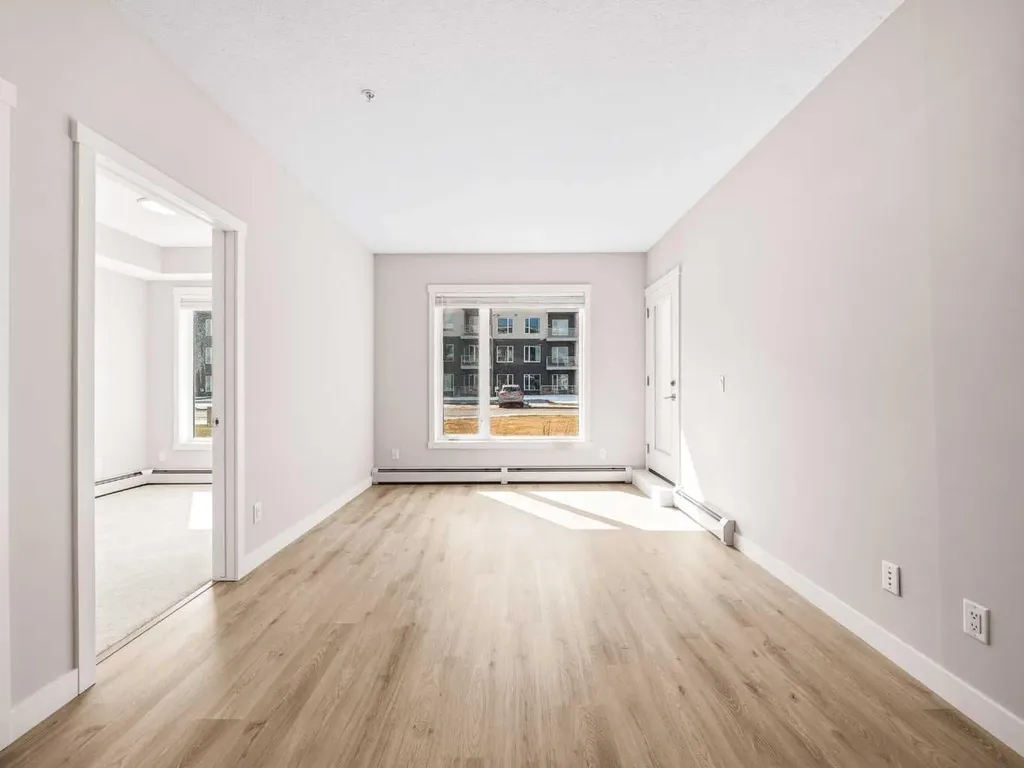 660 Shawnee Square SW Calgary AB T2Y 0X6