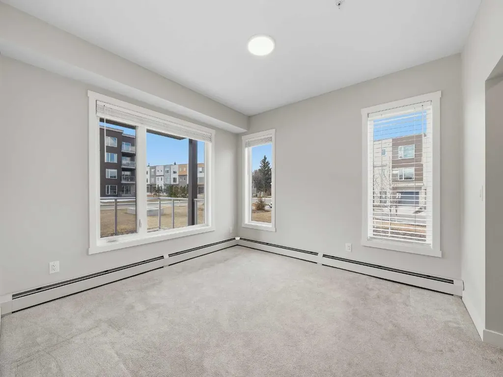 660 Shawnee Square SW Calgary AB T2Y 0X6