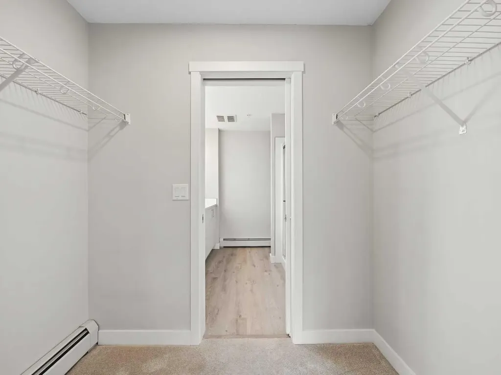 660 Shawnee Square SW Calgary AB T2Y 0X6