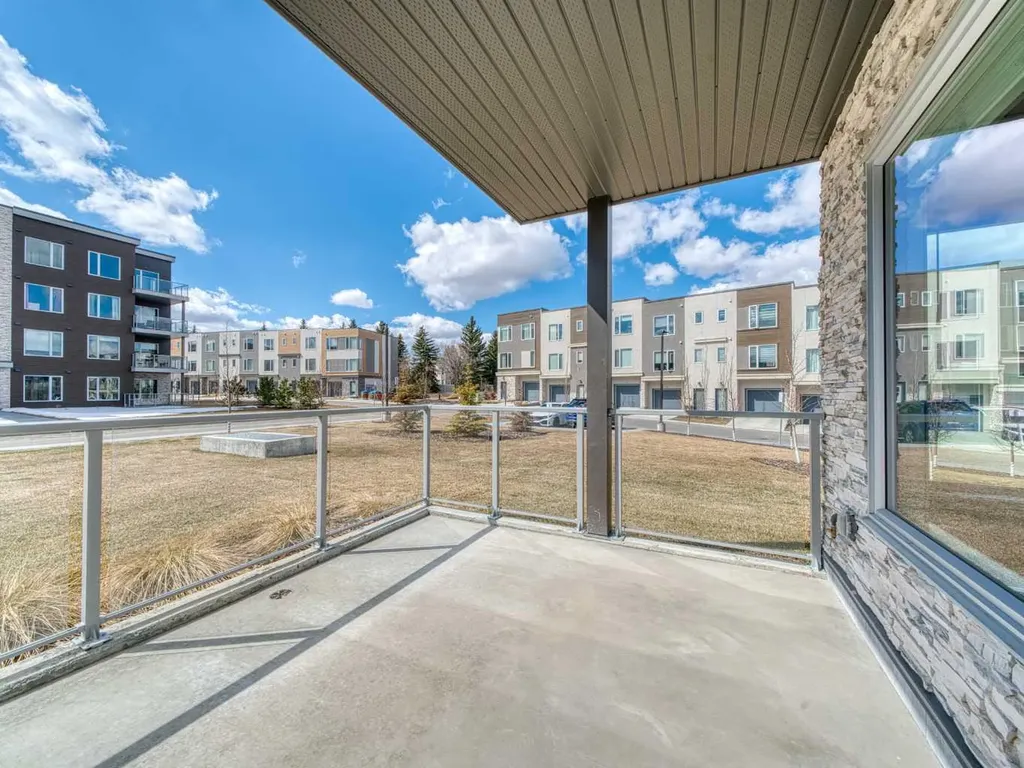 660 Shawnee Square SW Calgary AB T2Y 0X6