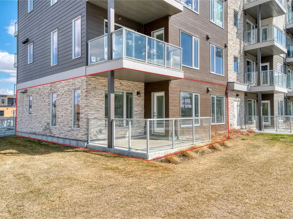 660 Shawnee Square SW Calgary AB T2Y 0X6
