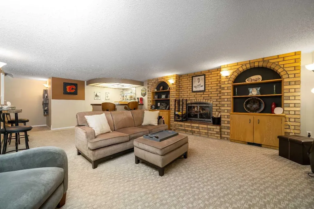 2672 12 Avenue SE Medicine Hat AB T1B 1V6