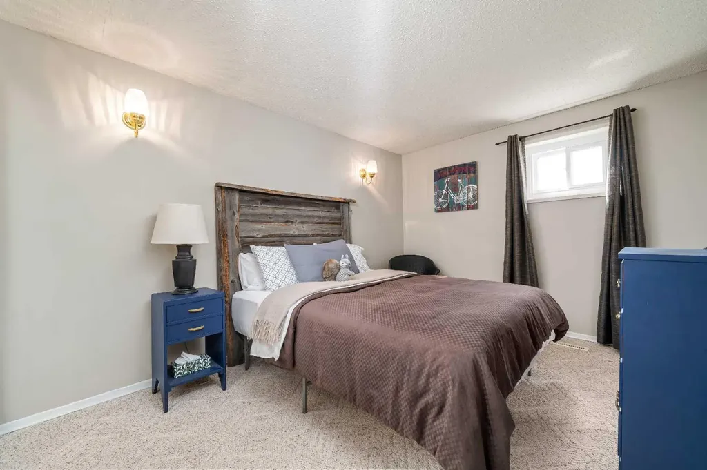 2672 12 Avenue SE Medicine Hat AB T1B 1V6