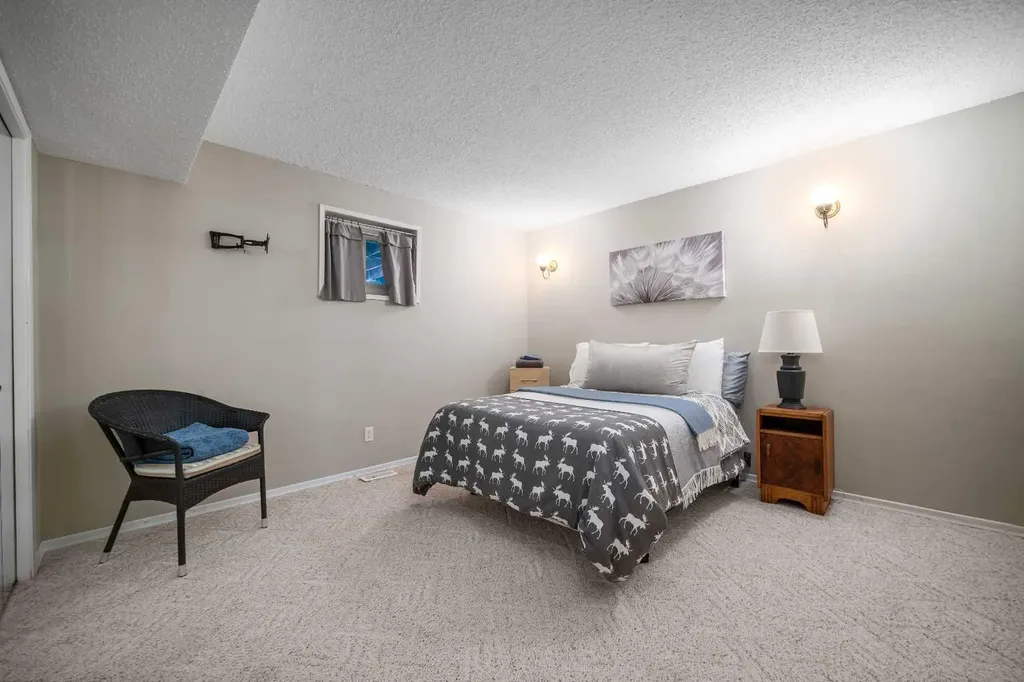 2672 12 Avenue SE Medicine Hat AB T1B 1V6