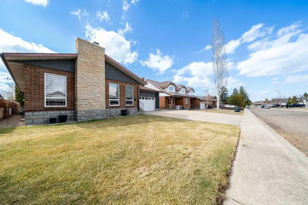 2672 12 Avenue SE Medicine Hat AB T1B 1V6