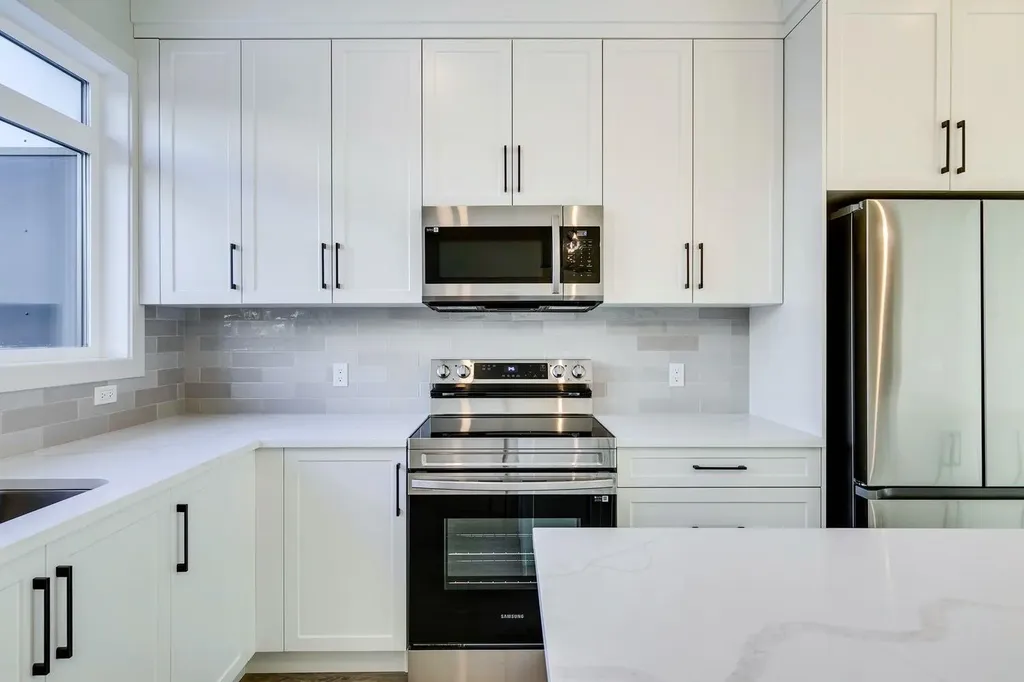 85 Royal Elm Green NW Calgary AB T3G 0G8