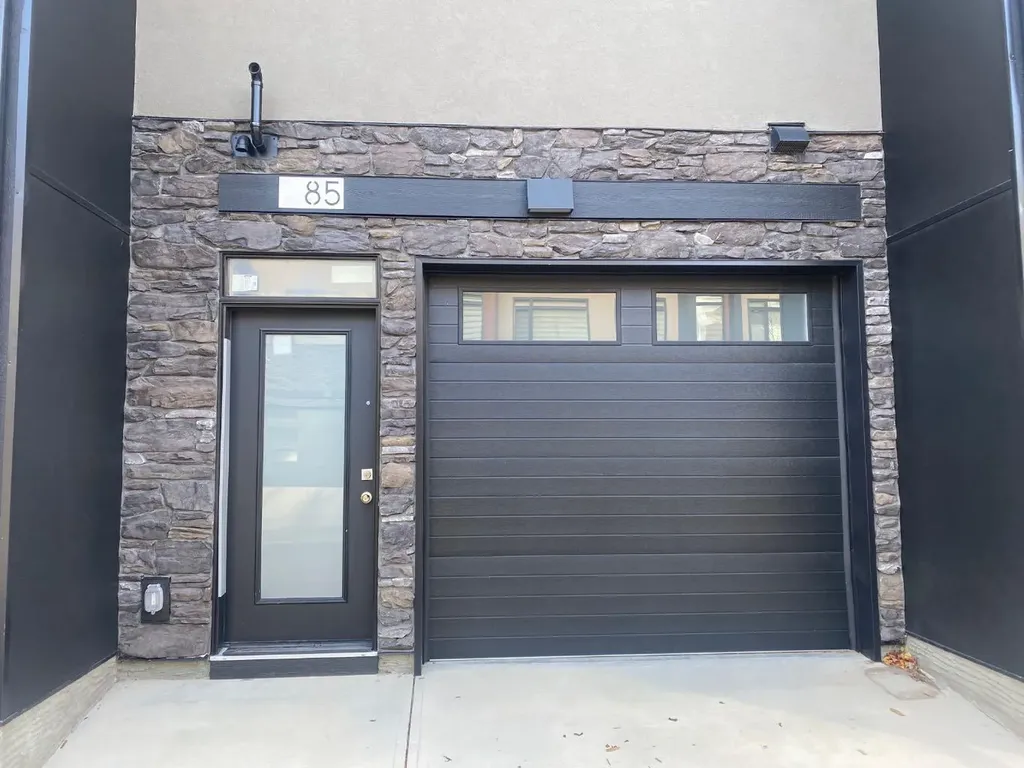 85 Royal Elm Green NW Calgary AB T3G 0G8