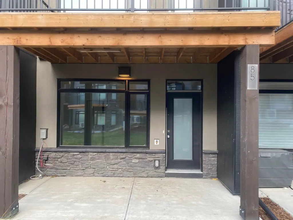 85 Royal Elm Green NW Calgary AB T3G 0G8