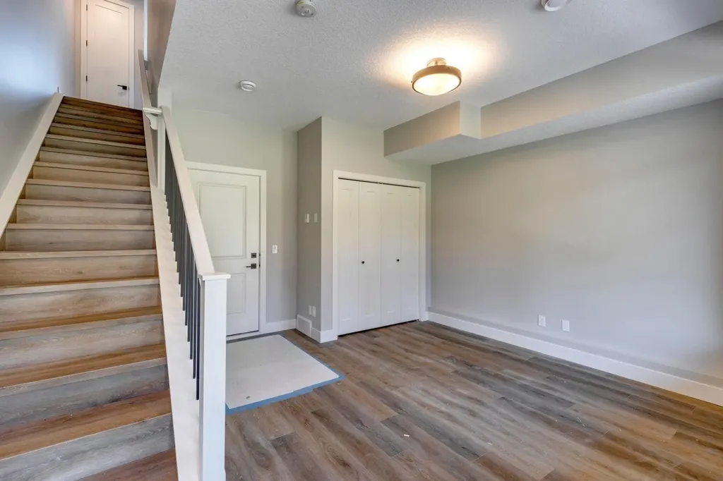 85 Royal Elm Green NW Calgary AB T3G 0G8