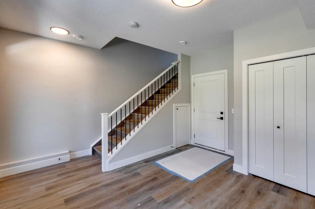 85 Royal Elm Green NW Calgary AB T3G 0G8
