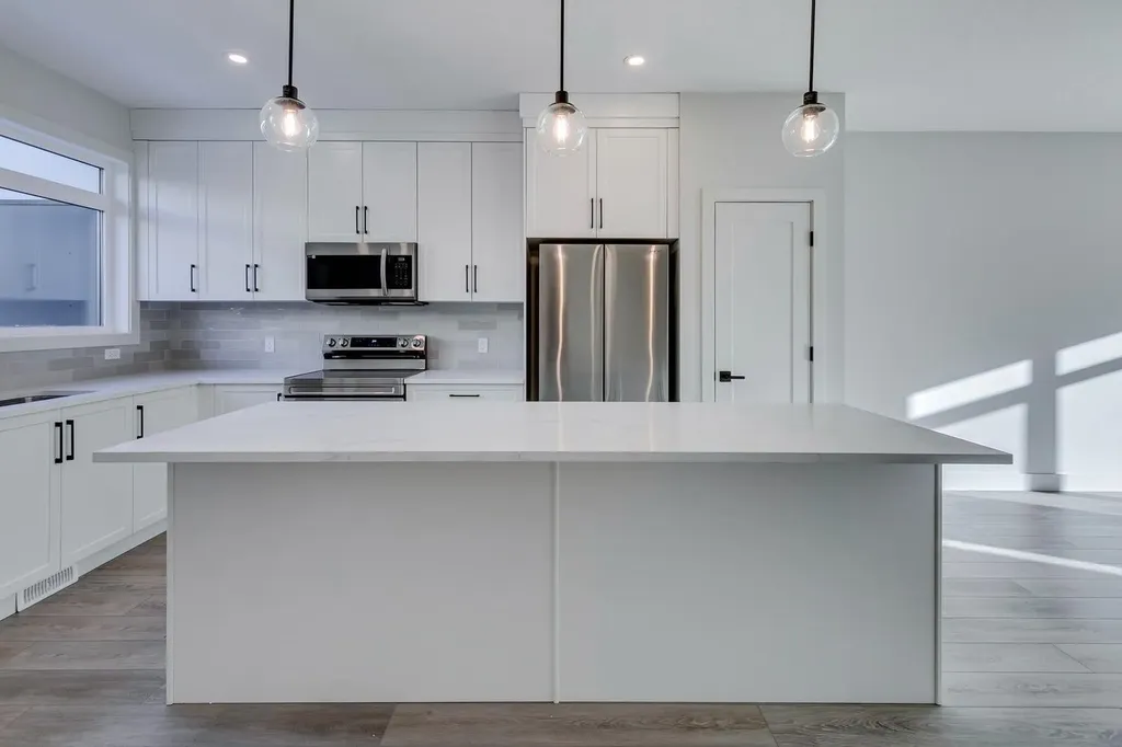 85 Royal Elm Green NW Calgary AB T3G 0G8