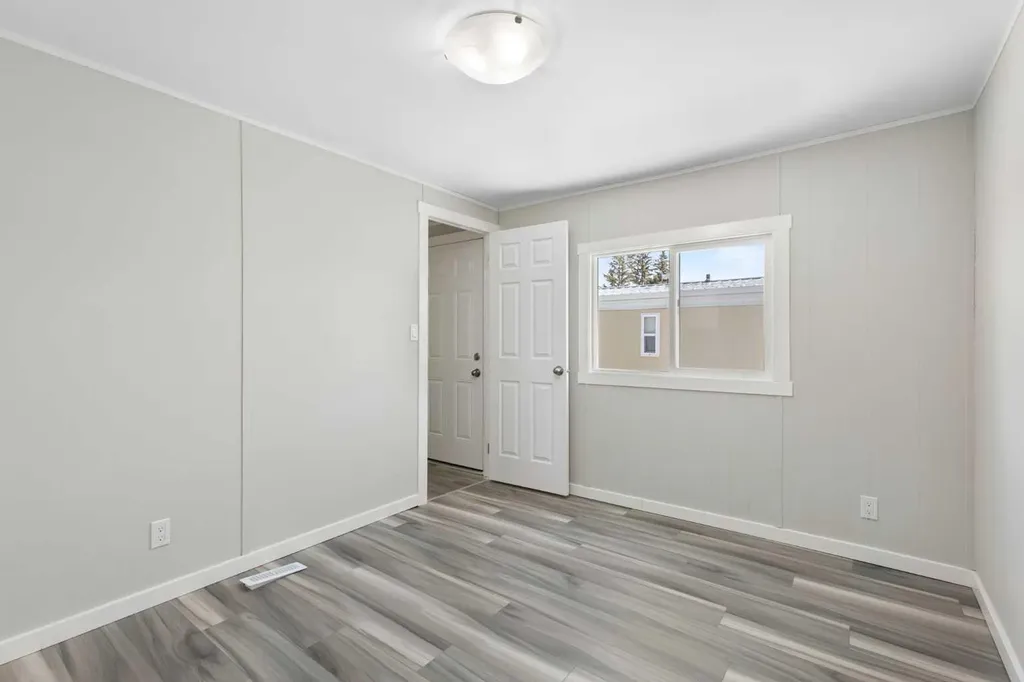 6220 17 Avenue SE Calgary AB T2A 0W6