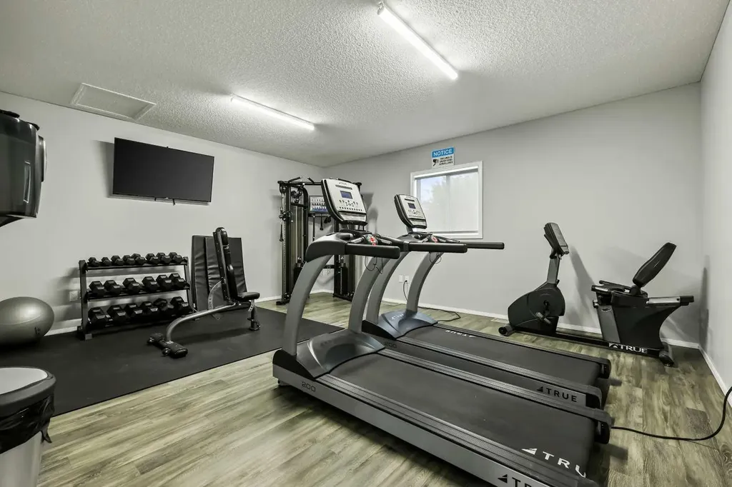 6220 17 Avenue SE Calgary AB T2A 0W6