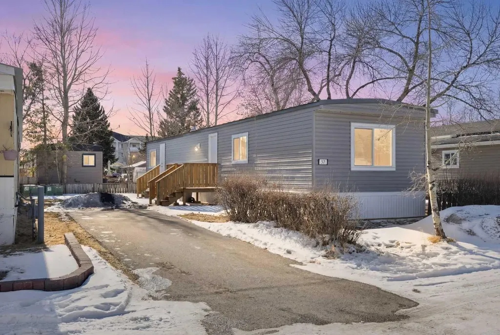 6220 17 Avenue SE Calgary AB T2A 0W6
