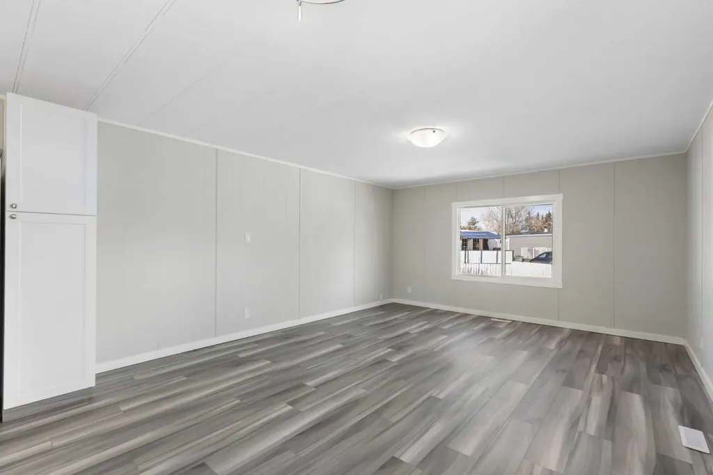 6220 17 Avenue SE Calgary AB T2A 0W6