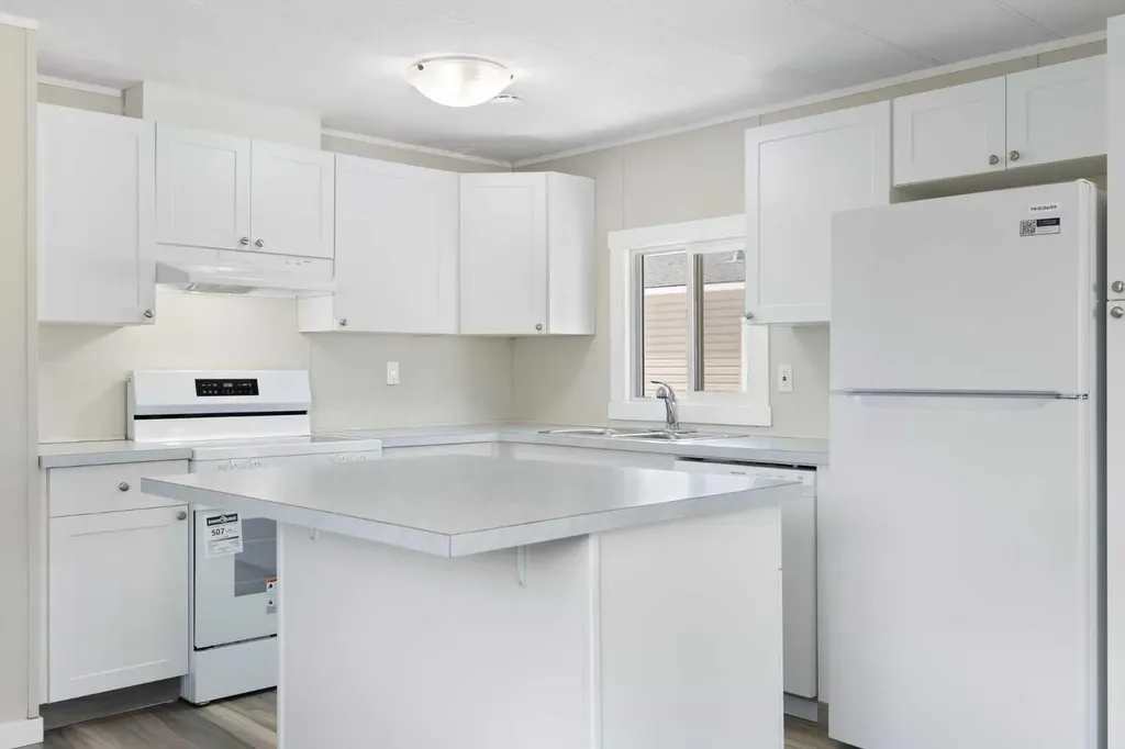 6220 17 Avenue SE Calgary AB T2A 0W6