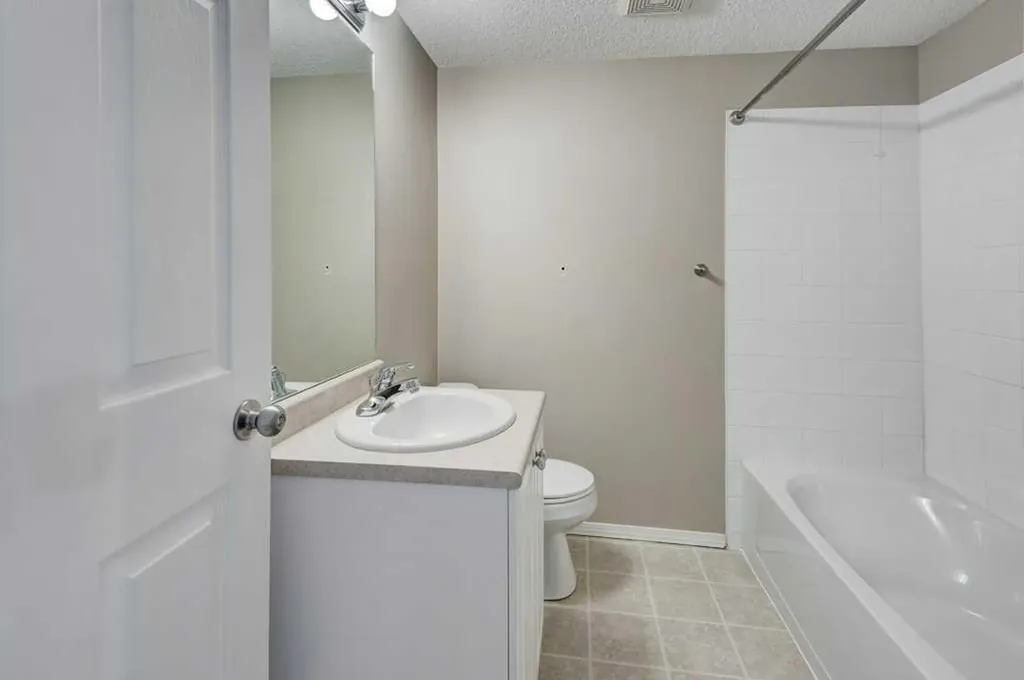 4975 130 Avenue SE Calgary AB T2X 4P1