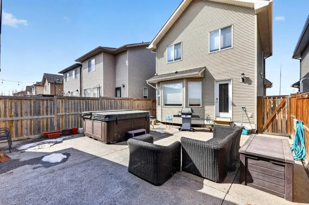 336 Cranberry Circle SE Calgary AB T3M 1E4