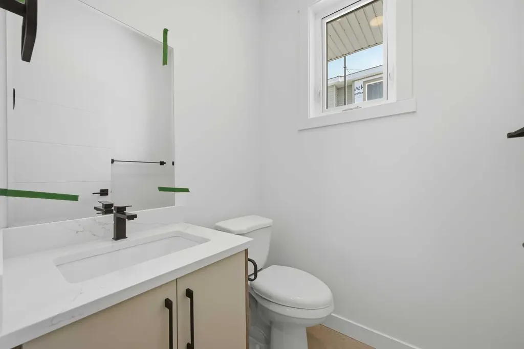 8814 48 Street NE Calgary AB T3J 5N8