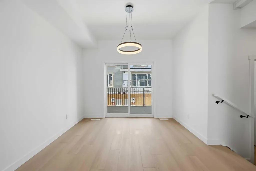 8814 48 Street NE Calgary AB T3J 5N8