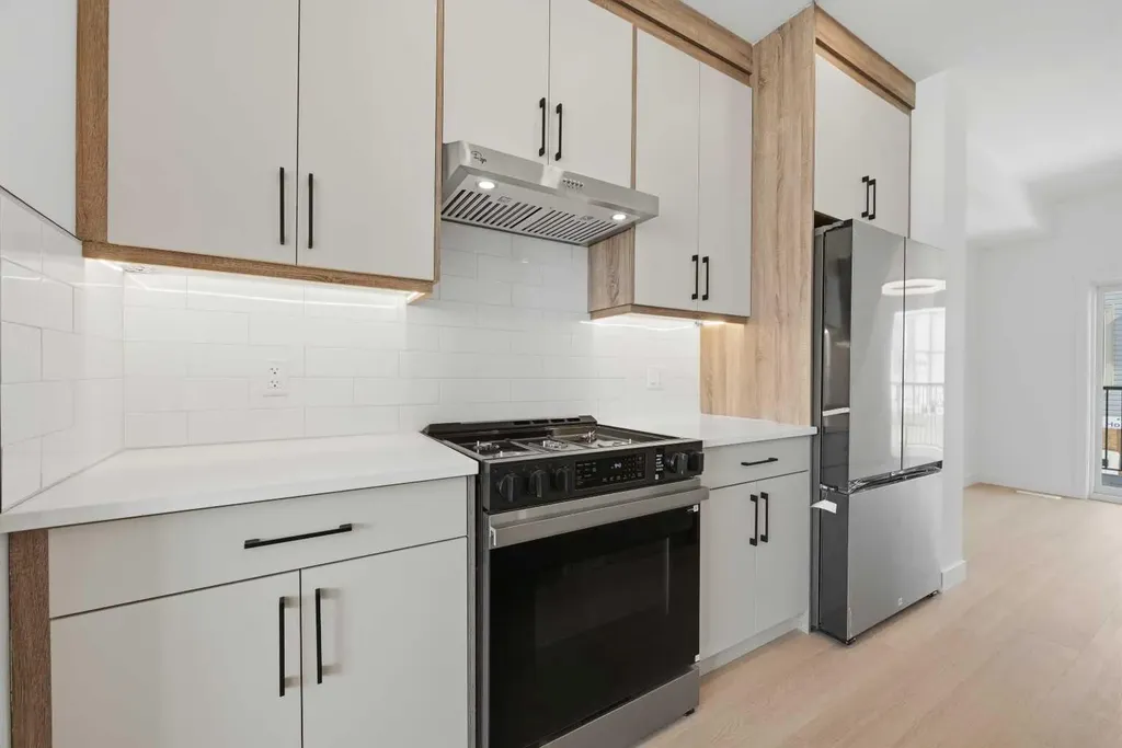 8814 48 Street NE Calgary AB T3J 5N8
