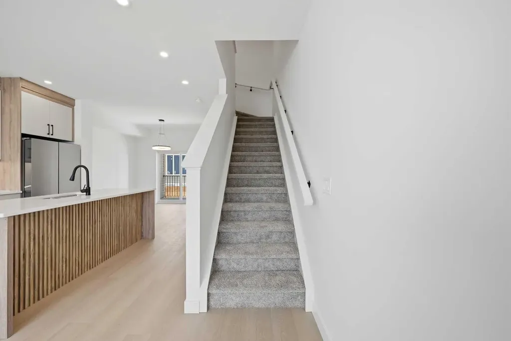 8814 48 Street NE Calgary AB T3J 5N8