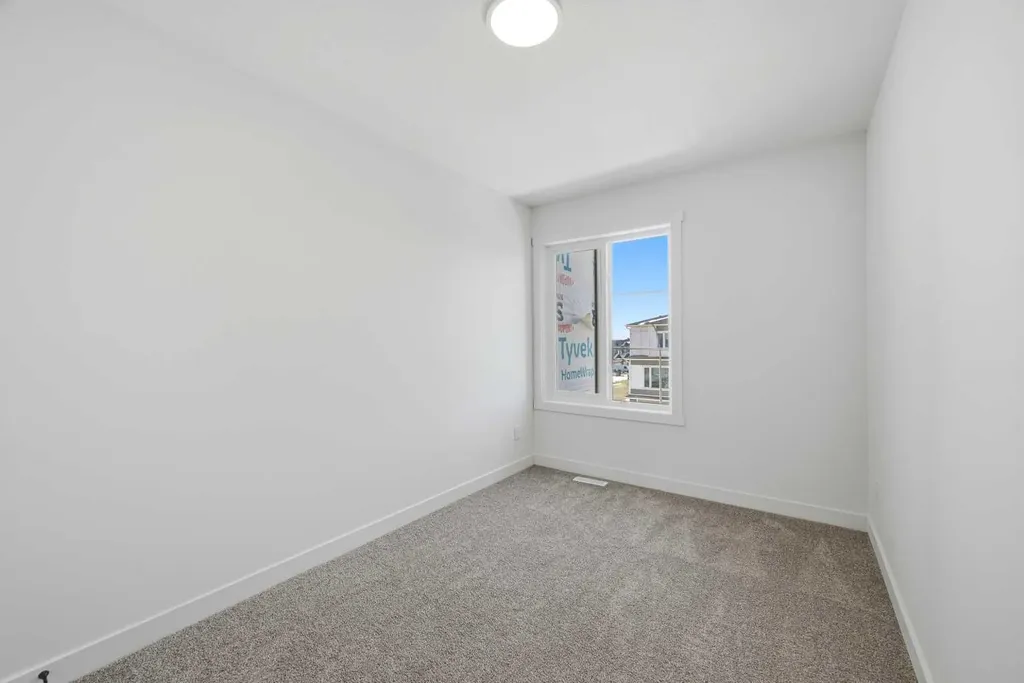 8814 48 Street NE Calgary AB T3J 5N8
