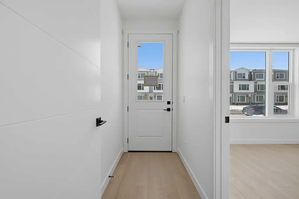 8814 48 Street NE Calgary AB T3J 5N8