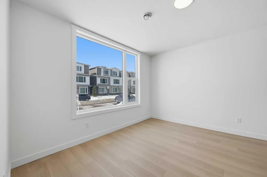 8814 48 Street NE Calgary AB T3J 5N8