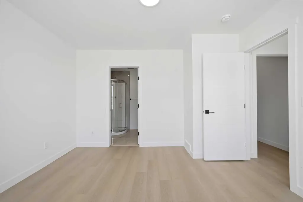 8814 48 Street NE Calgary AB T3J 5N8