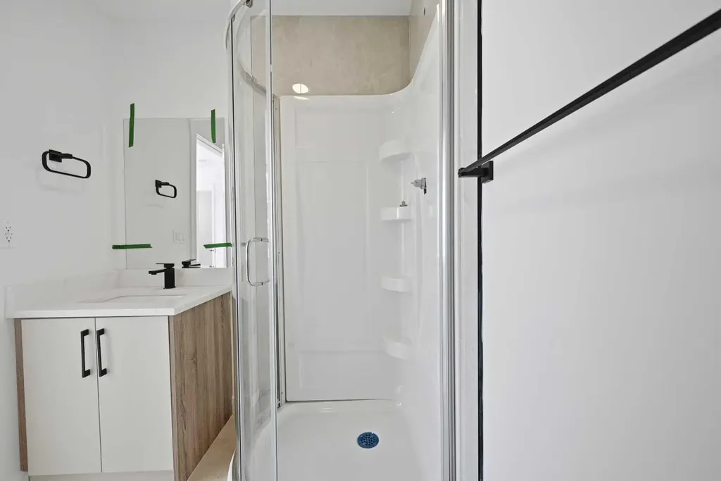 8814 48 Street NE Calgary AB T3J 5N8