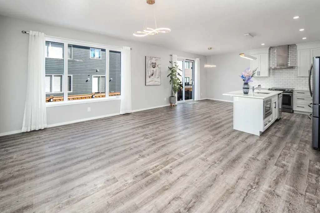 94 Yorkstone Heath SW Calgary AB T2X 4S3