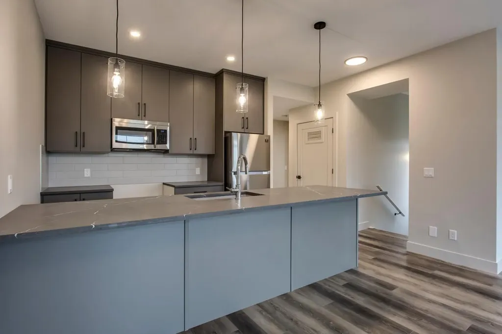 259 Royal Elm Road NW Calgary AB T3G 0G8
