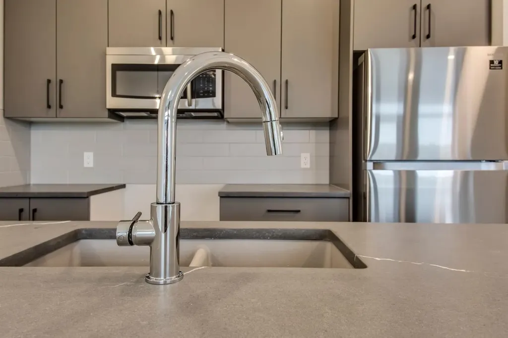 259 Royal Elm Road NW Calgary AB T3G 0G8