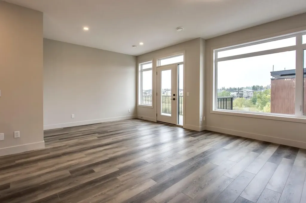 259 Royal Elm Road NW Calgary AB T3G 0G8