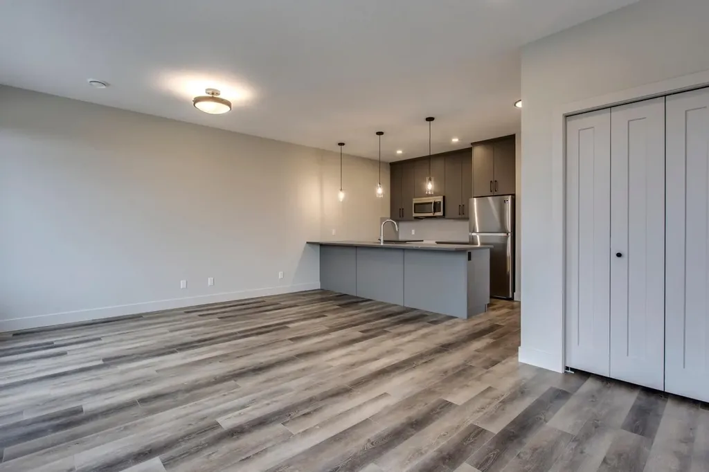 259 Royal Elm Road NW Calgary AB T3G 0G8