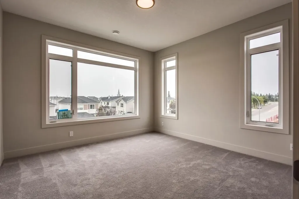 259 Royal Elm Road NW Calgary AB T3G 0G8