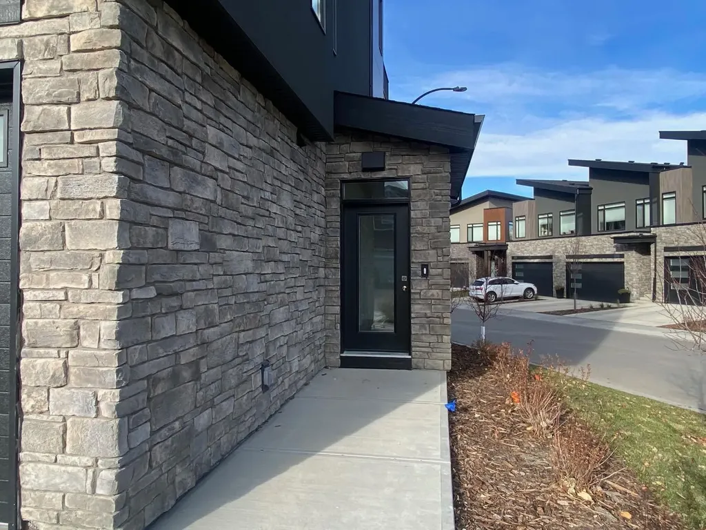 259 Royal Elm Road NW Calgary AB T3G 0G8
