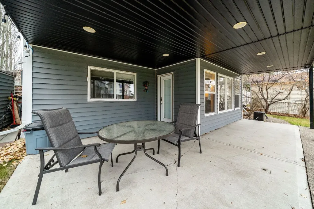 61 White Pelican Way Lake Newell Resort AB T1R 0X5