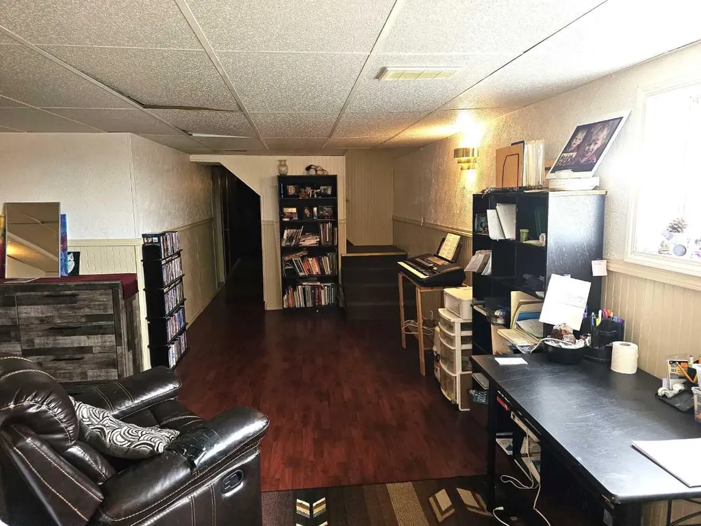 211 1st Avenue Torrington AB T0M 2B0