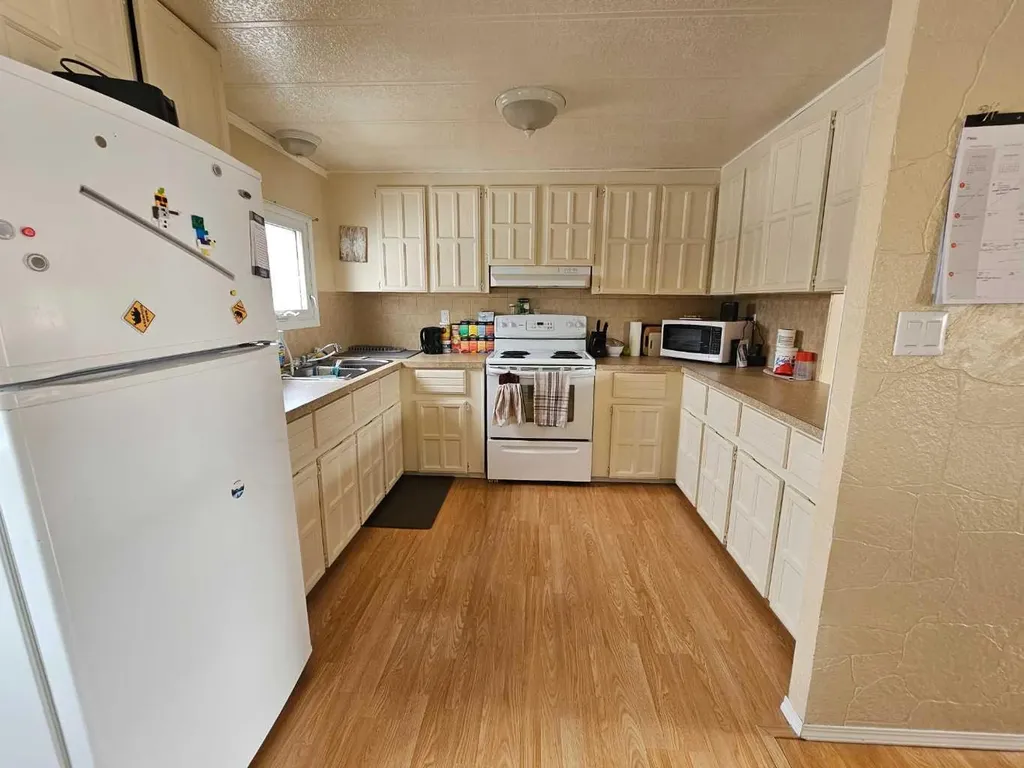 211 1st Avenue Torrington AB T0M 2B0