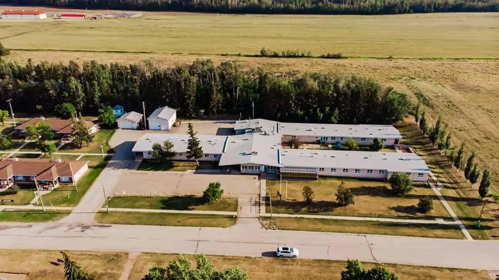 5230 44 Avenue Spirit River AB T0H 3G0