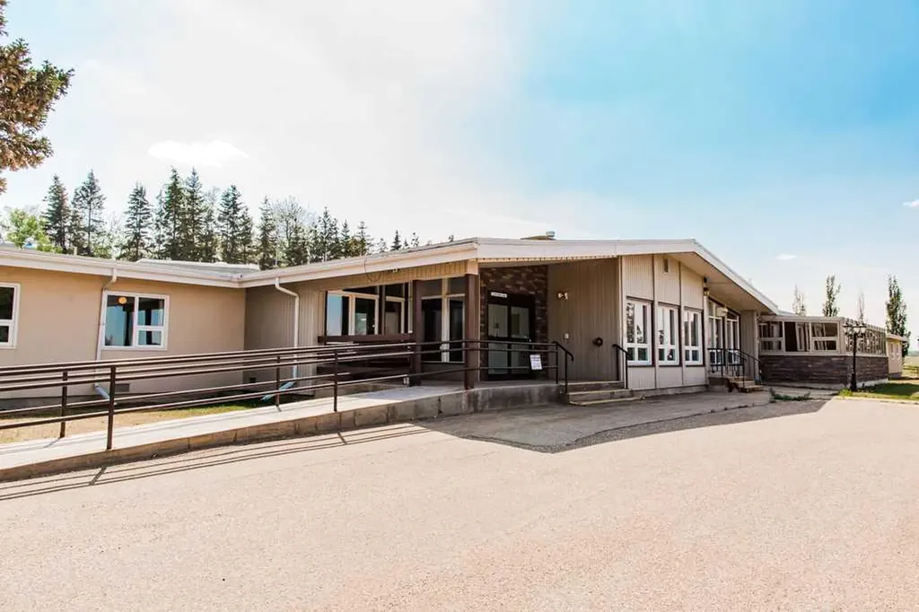 5230 44 Avenue Spirit River AB T0H 3G0