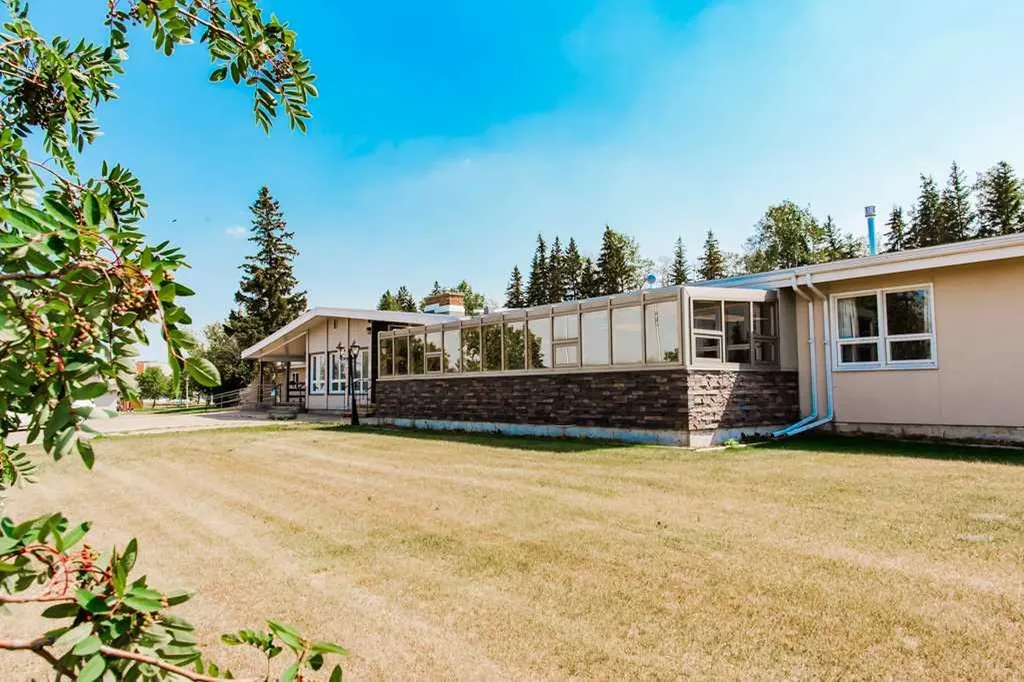 5230 44 Avenue Spirit River AB T0H 3G0