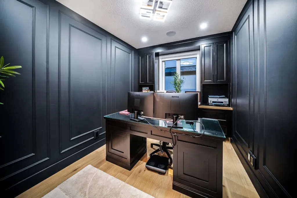 103 Aspen Summit Close SW Calgary AB T3H 6B3